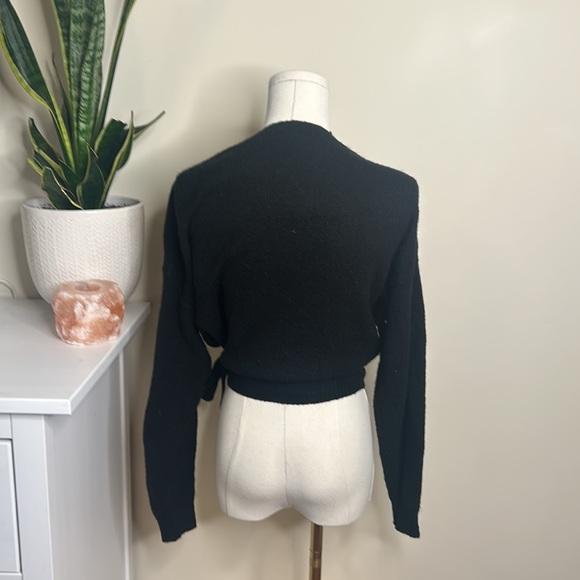 H&M Black Wrap knit sweater size small - Picture 6 of 6